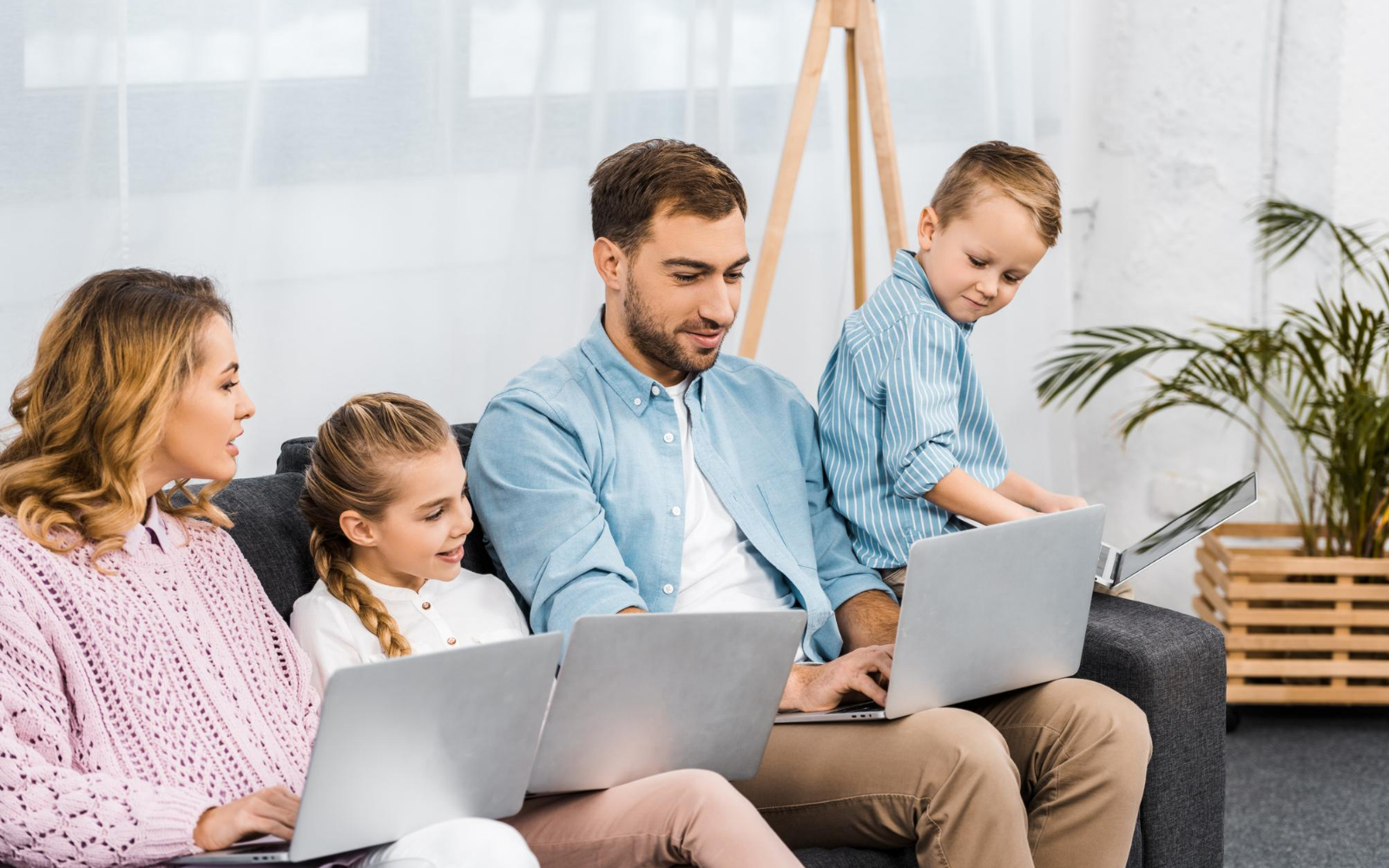 Lumibous Fiber Connection